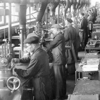 Одежда рабочих завода Hawthorne Works - 30-е год ХХ века