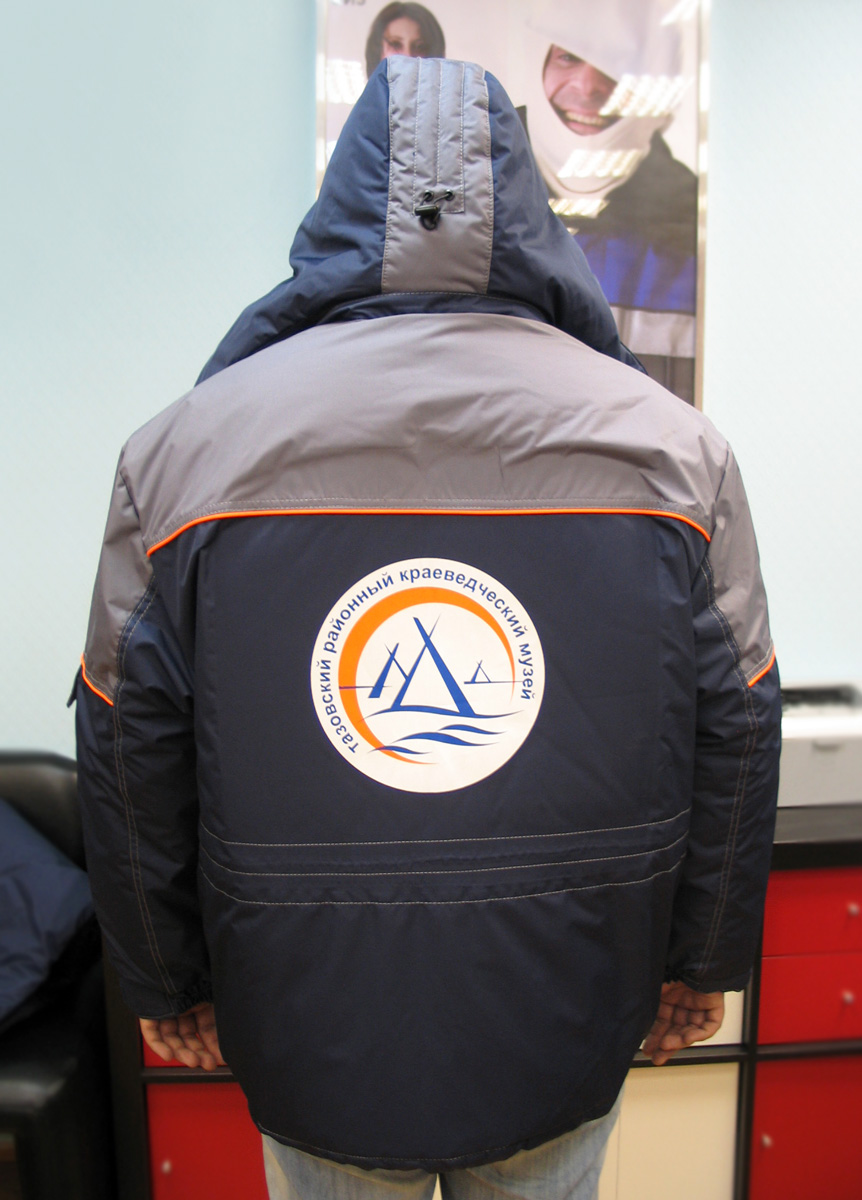 Логотип на куртке