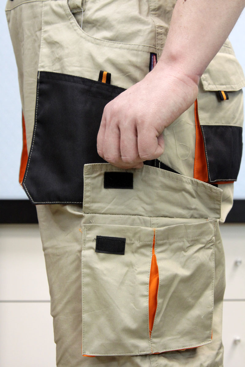 Фотография левого нижнего накладного кармана брюк